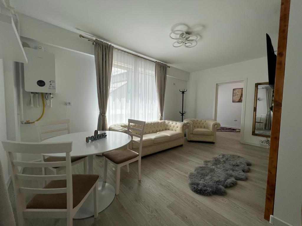 Urban Apartments And Studios - City Center Яссы Экстерьер фото